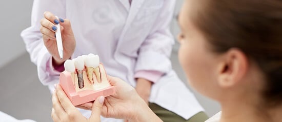 Model Of Single Tooth Dental Implant